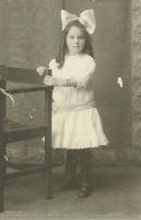 MITCHELL, Mildred - Photograph Age 7 - 1914
Norman Schuler Photo Collection