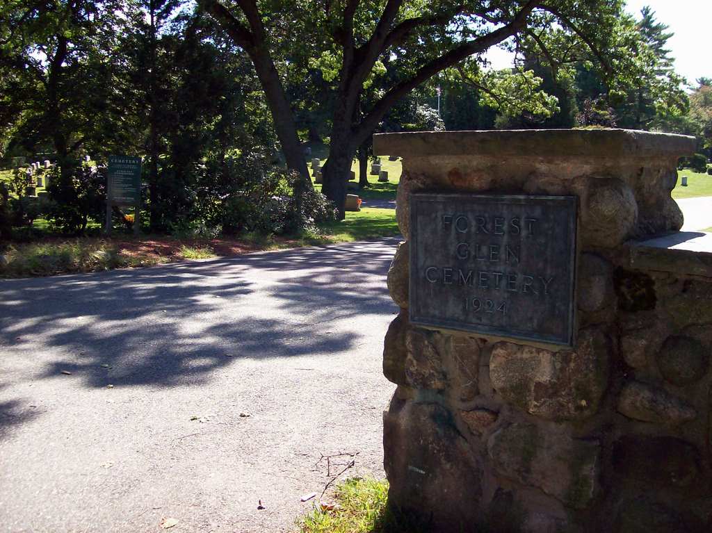 Forest Glen Cemetery