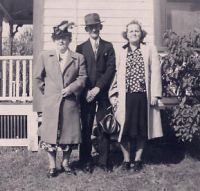 PUSHAW, Frank, Grace B HOWES, and Grace THOMAS - ABT 1952
From Norman Schuler Collection